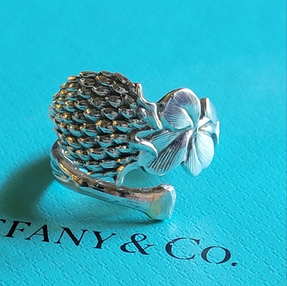 1885 Tiffany & Company Bloomed Clover Shamrock Spoon Ring in Sterling Silver #34 - Picture 3 of 17